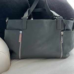 MICHAEL KORS GRAY SHOULDER BAG